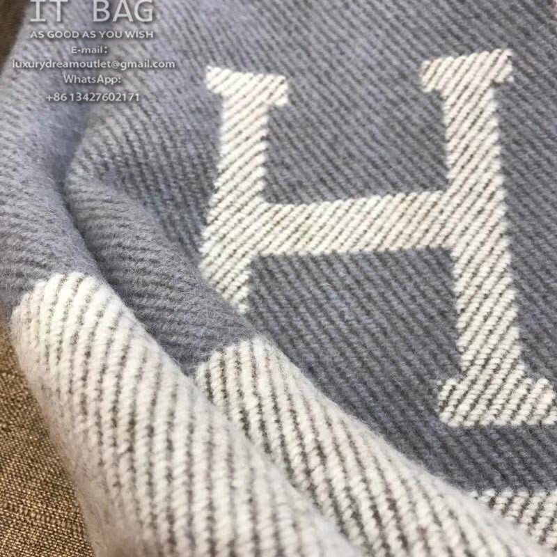 Hermes Avalon Blanket Gray 4